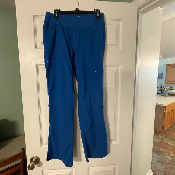 Healing hands scrubs - Picture 3 of 4